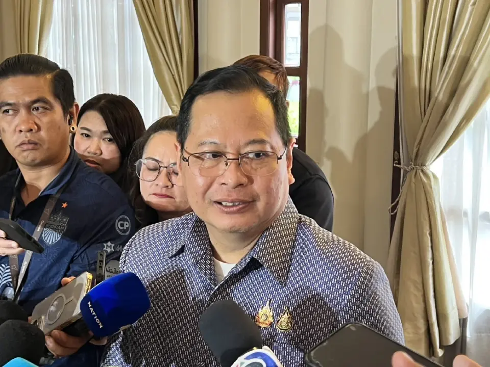 นายปกรณ์ นิลประพันธ์ รองนายกรัฐมนตรี