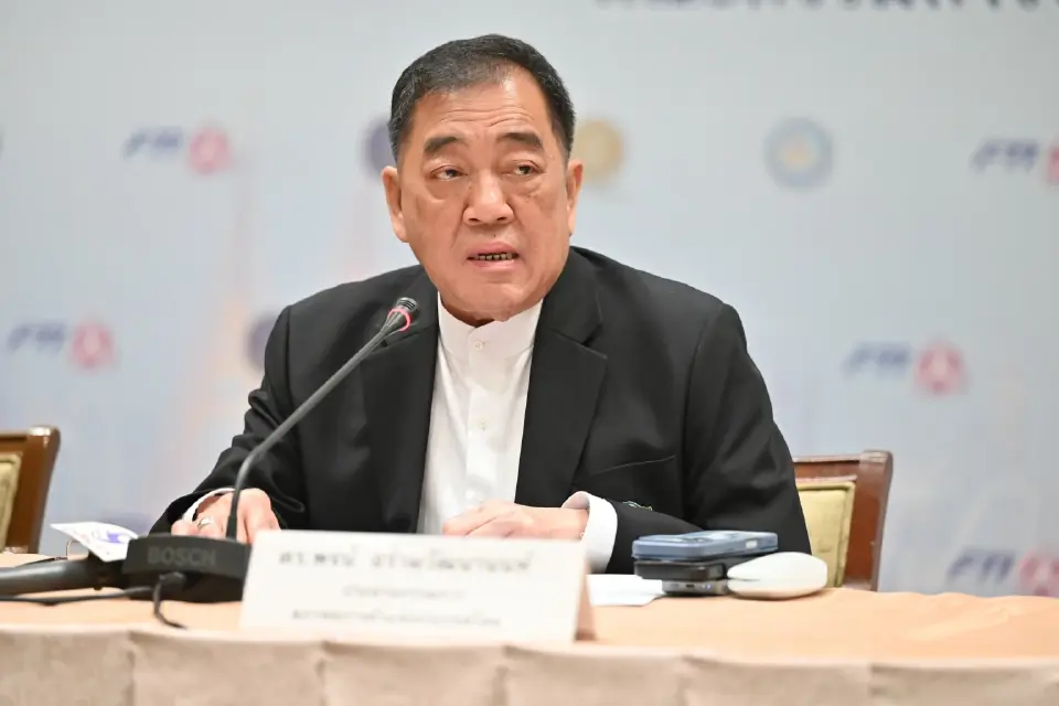 นายพจน์ อร่ามวัฒนานนท์ ประธานกรรมการหอการค้าไทยและสภาหอการค้าแห่งประเทศไทย ในฐานะประธานการประชุมคณะกรรมการร่วมภาคเอกชน 3 สถาบัน (กกร.) 