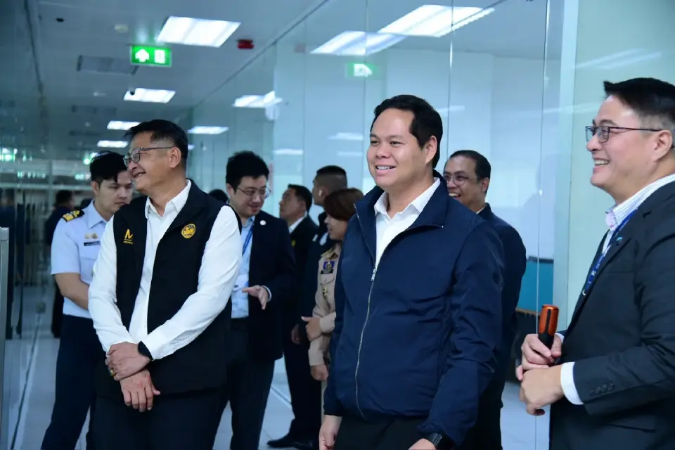 สรรเพชญ บุญญามณี นำทีมคมนาคม ศึกษาดูงานท่าเทียบเรือ ชุด D แหลมฉบัง 