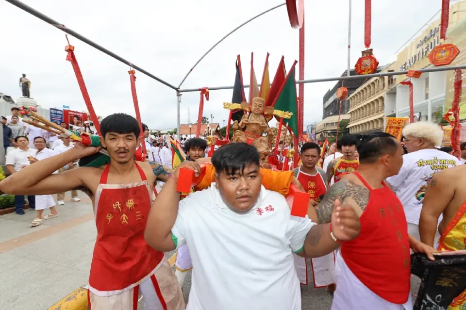 “สุวัจน์”เปิดกินเจโคราชยิ่งใหญ่ผู้คนนับหมื่น ติดอันดับ 3 ของประเทศ