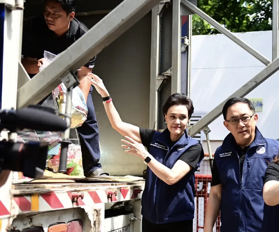 ‘ศุภจี’ ส่งถุงยังชีพ 2,000 ชุดช่วยน้ำท่วมปราจีนฯ สั่งคุมราคาสินค้า เร่งกระจายไข่ไก่ เตรียมจัดธงฟ้าหลังน้ำลด