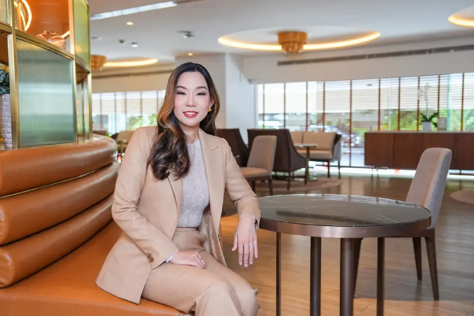 ดร.ภญ.อิทธิพร เชื้อไตรสรณ์ กรรมการบริษัท Genepeutic Bio Co., Ltd และผู้อำนวยการฝ่ายนวัตกรรมทางการแพทย์ บริษัท เนชั่นแนล เฮลท์แคร์ ซิสเต็มส์ จำกัด หรือ N Health ในเครือบริษัท กรุงเทพดุสิตเวชการ จำกัด (มหาชน)