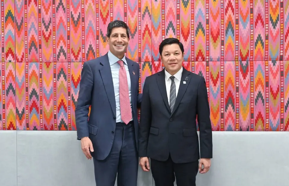  นายวิทัย รัตนากร ผู้ว่าการธนาคารแห่งประเทศไทย ได้หารือกับ Kevin Warsh ประธานธนาคารกลางสหรัฐฯ (Federal Reserve: Fed) เพื่อแลกเปลี่ยนมุมมองด้านเศรษฐกิจและการเงิน และหารือแนวทางต่อยอดความร่วมมือระหว่างสองธนาคารกลาง