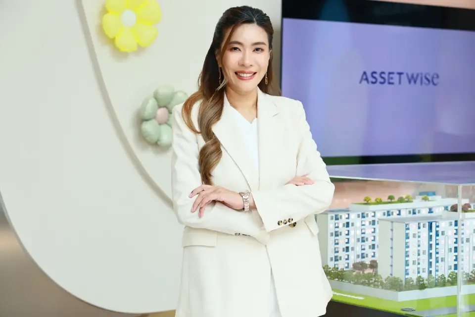  นางสาวพชร ประพันธ์วัฒนะ กรรมการผู้จัดการอาวุโส กลุ่มธุรกิจ อสังหาริมทรัพย์คอนโดมิเนียม บริษัท แอสเซทไวส์ จำกัด (มหาชน) หรือ ASW