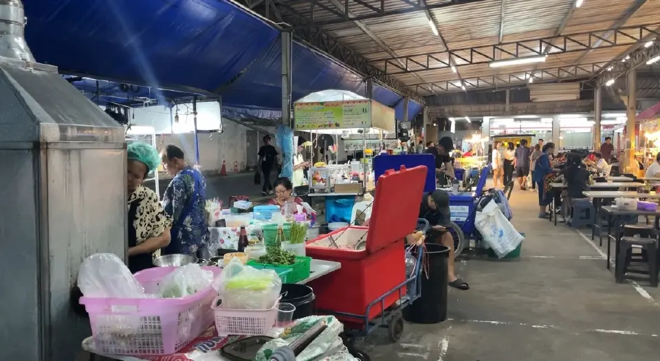 ต้นทุนพุ่งยกแผง ผักชีขึ้น 4 เท่า หมู-ไก่ ขยับราคา ร้านค้าแบกต้นทุนอ่วม