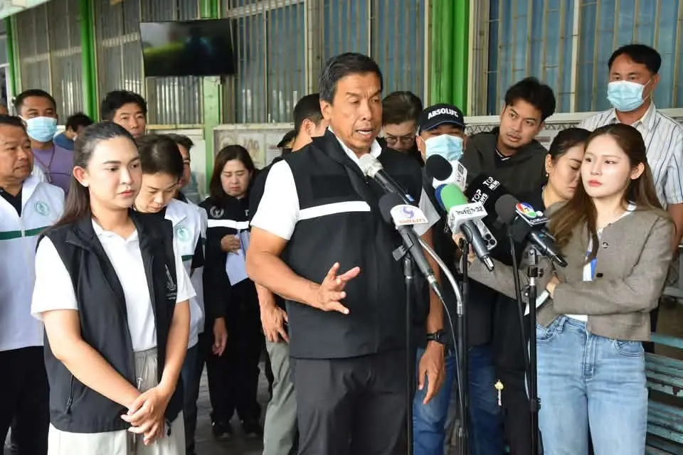 นายชัชชาติ สิทธิพันธุ์ ผู้ว่าราชการกรุงเทพมหานคร หรือ กทม.
