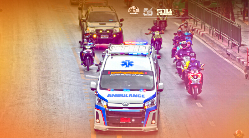 ‘ในหลวง’ พระราชทานพวงมาลาหลวงแก่ "อาสาดับเพลิง" ไฟไหม้โรงงานกิ่งแก้ว