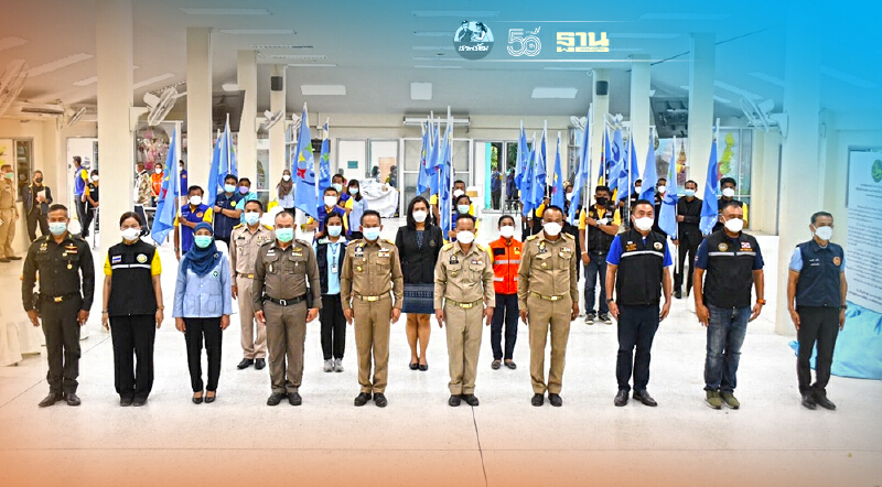 "ระนองโมเดล"ปลุกชุมชนสู้โควิด-19 มอบธง15หมู่บ้านสีขาว