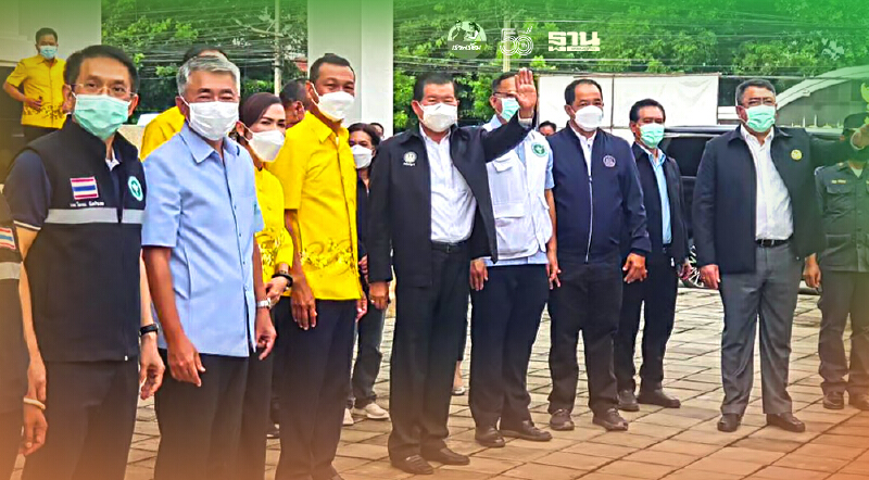 "นิพนธ์"ส่ง 2 ผู้ป่วยโควิดศูนย์ฮักแพงมุกดาหาร 2 คนสุดท้ายรักษาหายกลับบ้าน 