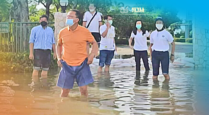"สมศักดิ์"อ่วม !!น้ำท่วมบ้านที่สุโขทัย "สมศักดิ์"อ่วม !!น้ำท่วมบ้านที่สุโขทัย