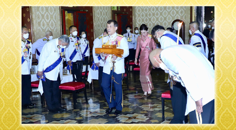 ชมพระบรมฉายาลักษณ์ “ในหลวง” เสด็จถวายผ้าพระกฐิน วัดเบญจมบพิตรดุสิตวนาราม