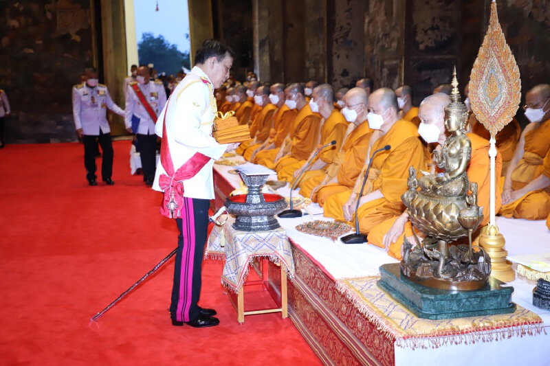 “ในหลวง”ทรงถวายผ้าพระกฐินวัดสุทัศนเทพวรารามราชวรมหาวิหาร