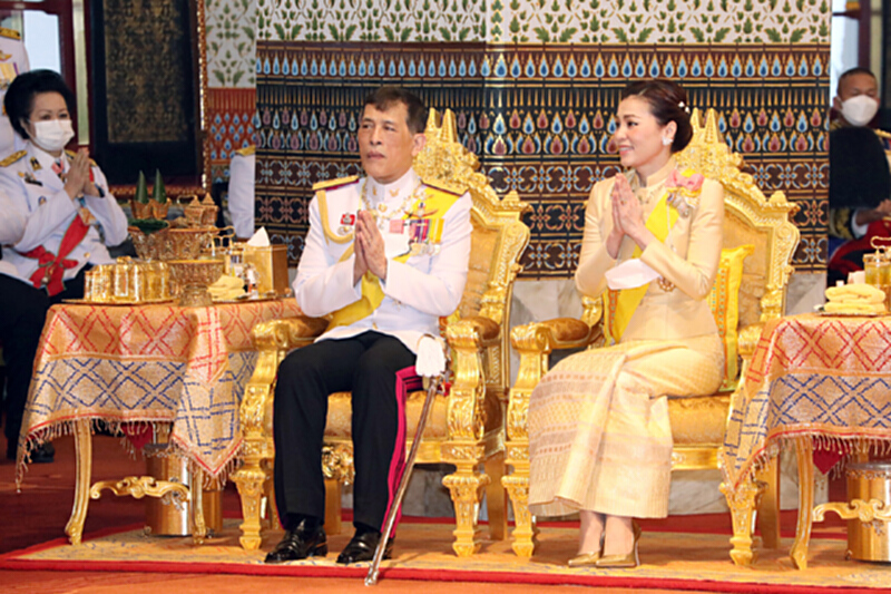 “ในหลวง-ราชินี” ทรงบำเพ็ญพระราชกุศลเนื่องในวันคล้ายวันสวรรคต ร.9 “ในหลวง-ราชินี” ทรงบำเพ็ญพระราชกุศลเนื่องในวันคล้ายวันสวรรคต ร.9