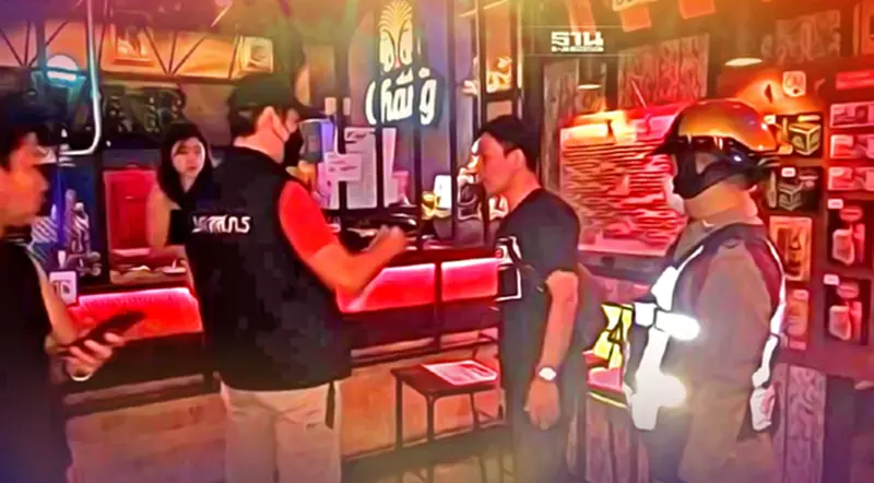 ตำรวจภาค5เข้ม 8 จังหวัดเหนือบน เชียงใหม่จับปรับแล้ว 11 ร้าน"ฝ่าฝืนขายเหล้า" ตำรวจภาค5เข้ม 8 จังหวัดเหนือบน เชียงใหม่จับปรับแล้ว 11 ร้าน"ฝ่าฝืนขายเหล้า"