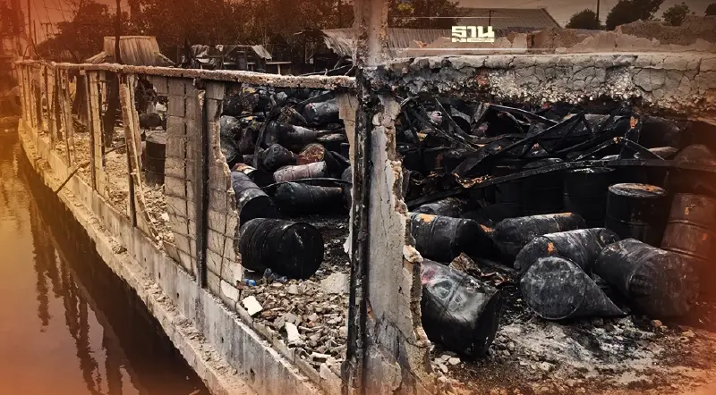 คพ.เฝ้าระวังสวล.คลองอ้อมใหญ่-แม่น้ำท่าจีน  จากเหตุเพลิงไหม้คลังน้ำมัน