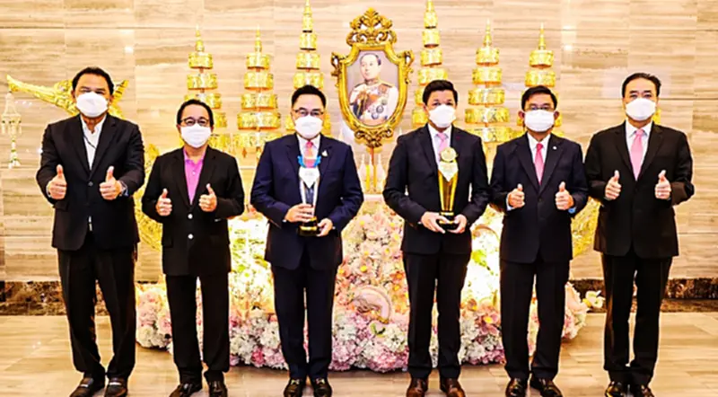 ธ.ออมสิน คว้ารางวัล SOE Award 2564 บริหารจัดการดีเด่น 3 ปีซ้อน ธ.ออมสิน คว้ารางวัล SOE Award 2564 บริหารจัดการดีเด่น 3 ปีซ้อน