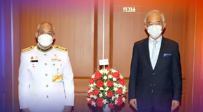 "สุวัจน์"ขอพรพระให้ประเทศชาติพ้นวิกฤติโควิด-เศรษฐกิจกลับมาเหมือนเดิม