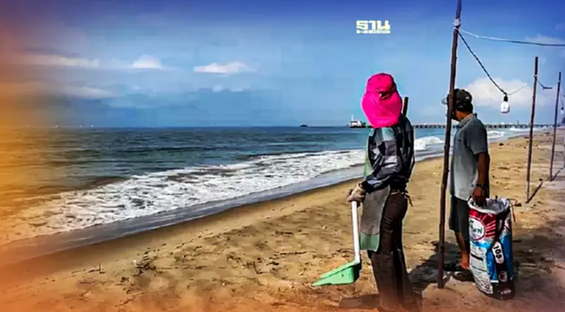 เล่นน้ำหาดแม่รำพึงมีลุ้น"เจอ-ไม่เจอ"คราบน้ำมัน เล่นน้ำหาดแม่รำพึงมีลุ้น"เจอ-ไม่เจอ"คราบน้ำมัน