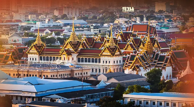 "วันจักรี"เปิดให้นักท่องเที่ยวเข้าชมพระบรมมหาราชวัง-วัดพระแก้ว