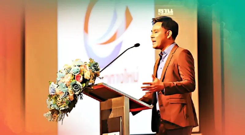 "แนวทางใหม่" เลือก "ธวเดช ภาจิตรภิรมย์" หัวหน้าพรรคอีกสมัย "แนวทางใหม่" เลือก "ธวเดช ภาจิตรภิรมย์" หัวหน้าพรรคอีกสมัย