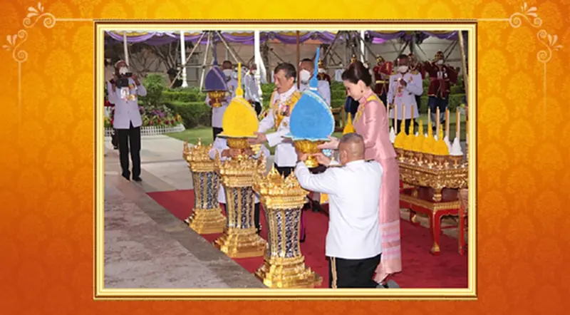 “ในหลวง- พระราชินี” ทรงวางพุ่มดอกไม้ถวายราชสักการะเนื่องใน "วันจักรี" “ในหลวง- พระราชินี” ทรงวางพุ่มดอกไม้ถวายราชสักการะเนื่องใน "วันจักรี"