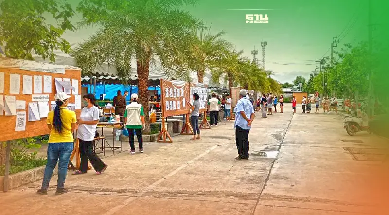 หน่วยเลือกตั้งที่ 14  เขตสายไหม ประชาชนทยอยใช้สิทธิเลือกตั้งผู้ว่ากทม.