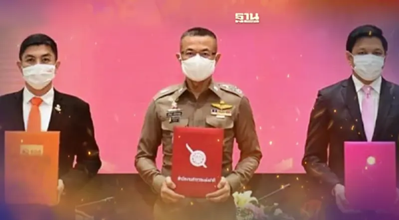 ตำรวจแก้หนี้เชิงรุก คืบหน้าแล้ว 2,000 ราย กลุ่มสีแดงหนี้ท่วมขั้นวิกฤต ตำรวจแก้หนี้เชิงรุก คืบหน้าแล้ว 2,000 ราย กลุ่มสีแดงหนี้ท่วมขั้นวิกฤต