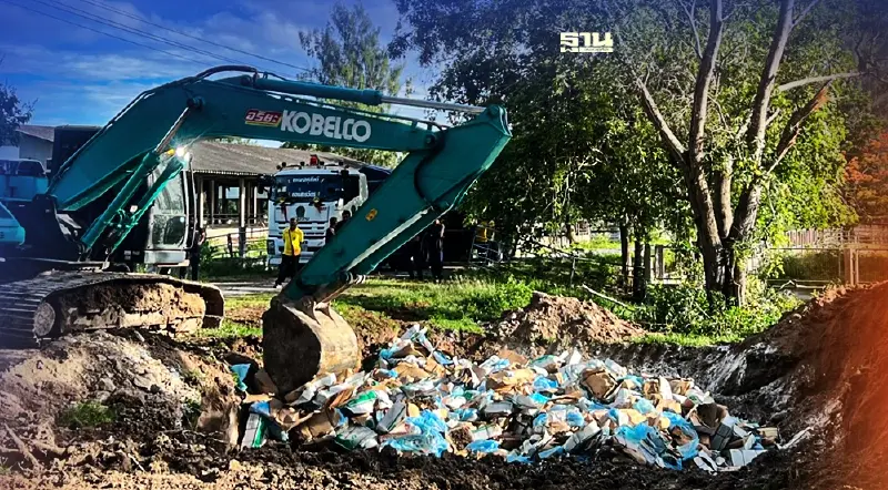 ด่านกักกันสัตว์เพชรบุรี ทำลายหมูเถื่อนกว่า 2 หมื่นกิโลกรัม (คลิป)