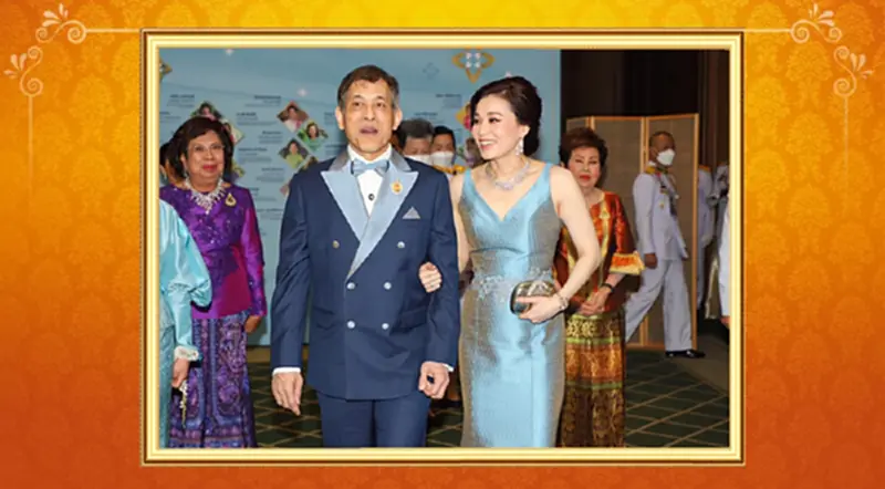 ในหลวง พระราชินี เสด็จฯกาล่าดินเนอร์ เฉลิมพระเกียรติ "พระพันปีหลวง" ในหลวง พระราชินี เสด็จฯกาล่าดินเนอร์ เฉลิมพระเกียรติ "พระพันปีหลวง"