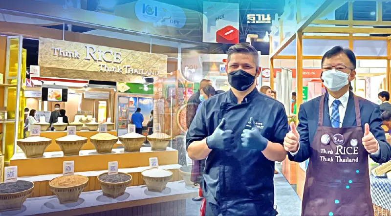 พาณิชย์ขนข้าวหอมมะลิพิเศษโชว์ผู้ซื้อ  ตอกย้ำ ข้าวไทยมีดีกว่าที่คิด