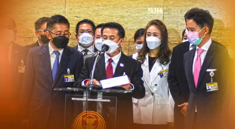 ฝ่ายค้านยื่นแล้ว ซักฟอกนายกฯ-10 รมต. "3 ป."ไม่รอด