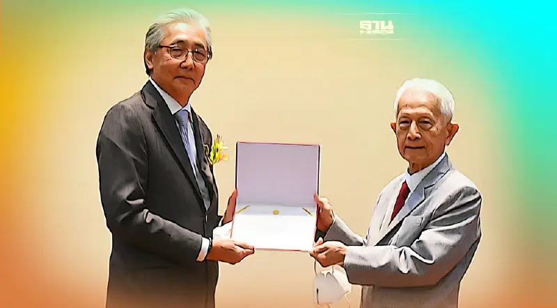 ม.ธรรมศาสตร์สดุดี“ดร.สมคิด”สร้างคุณประโยชน์ให้กับประเทศด้านเศรษฐกิจ