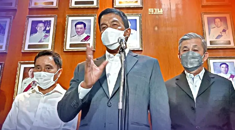 ชัชชาติ อุ้ม "ศนิ" ผู้ช่วยเลขาฯผู้ว่าแค่โดนปรับปั่นหุ้น นั่งประสานงานต่อ