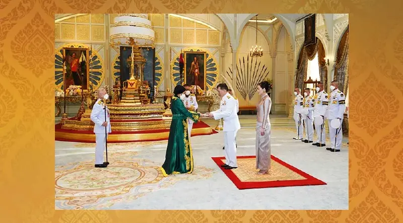 "ในหลวง-ราชินี" พระราชทานฯให้คณะเอกอัครราชทูตต่างประเทศ เข้าเฝ้าฯ