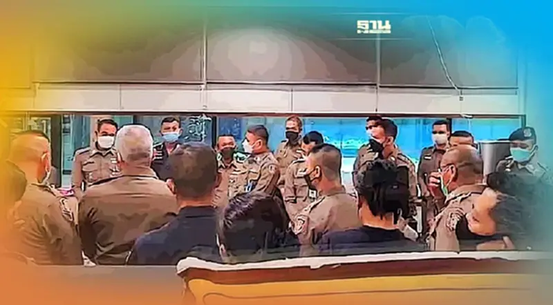 ตำรวจสภาฯ ตบเท้า ยื่น"ชวน-เพื่อไทย" ค้านเปลี่ยนเครื่องแบบใหม่ ตำรวจสภาฯ ตบเท้า ยื่น"ชวน-เพื่อไทย" ค้านเปลี่ยนเครื่องแบบใหม่