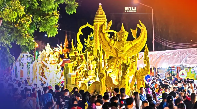 อลังการ..งานเทียนพรรษาอุบลฯ นักท่องเที่ยว2แสนแห่ร่วมเงินสะกัด250ล้าน