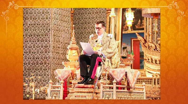 ในหลวง เสด็จออกมหาสมาคม มีพระราชดำรัสขอให้คนไทยมีขวัญกำลังใจที่ดีเสมอ