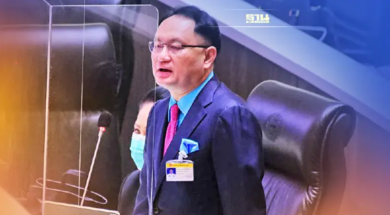 "เพื่อไทย" ย้ำปม กองทัพจัดซื้อเรือดำน้ำ-เครื่องบินไม่มีอาวุธ 