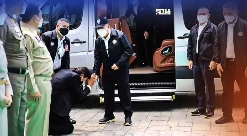 “กรุงศรีวิไล”ก้มกราบเท้า"บิ๊กป้อม”อยากให้นั่ง มท.1 แทน “อนุพงษ์”