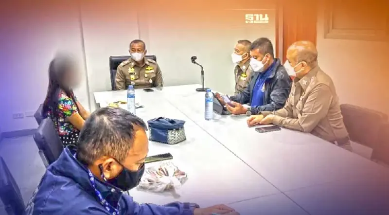 จับแล้วหญิงสาวจ้างขโมยเก้าอี้ที่นั่งนักเตะแมนยูฯ-ลิเวอร์พูลศึกแดงเดือด