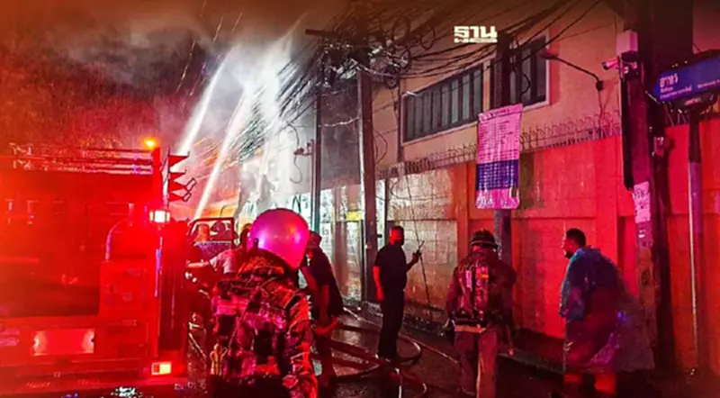 ระทึก! ไฟไหม้อาคาร "จัสแมกไทย ถ.สาทร" ควบคุมเพลิงได้แล้ว ระทึก! ไฟไหม้อาคาร "จัสแมกไทย ถ.สาทร" ควบคุมเพลิงได้แล้ว