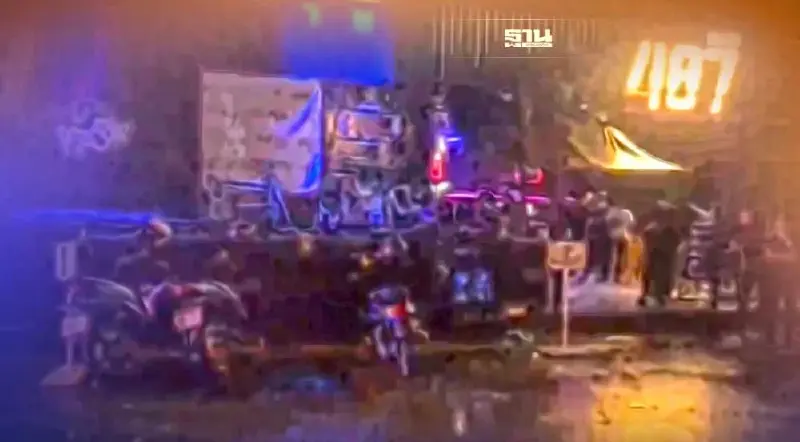 กราดยิงล่าสุด "วัยรุ่นอุบลฯ " เปิดศึกยิงกันกลางใจเมือง  สนั่นลานจอดรถ