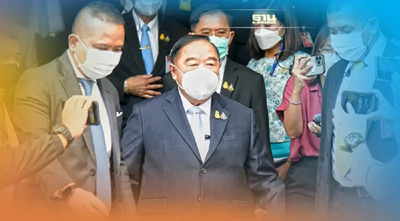 "บิ๊กป้อม" เข้าทำเนียบ ลุยงานรักษาการนายกฯ บอกสื่อ "ราบรื่นๆ" : ภาพชุด