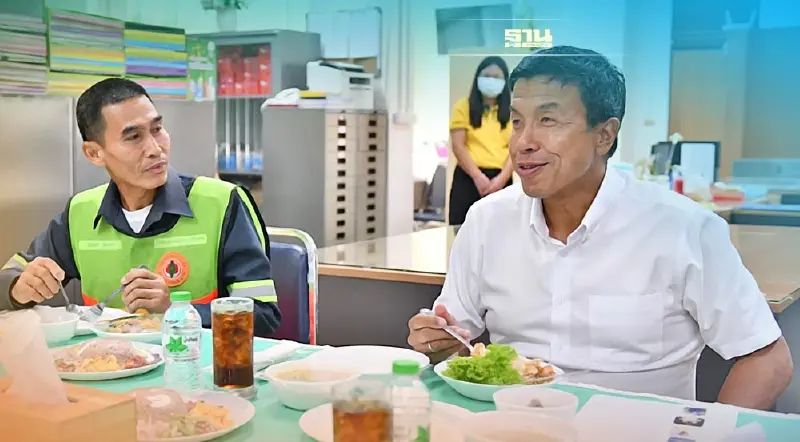 เปิดเมนูก๋วยเตี๋ยวคั่วไก่ของดีป้อมปราบฯ มื้อกลางวันลูกจ้าง กับ”ชัชชาติ”