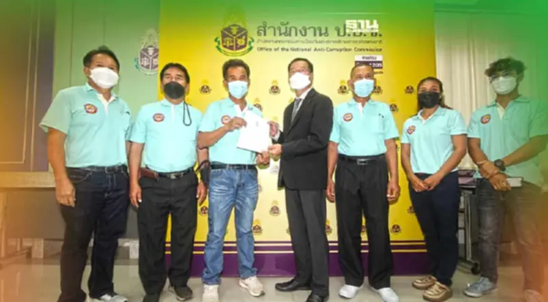 “หมูเถื่อนทะลัก” ร้อง ป.ป.ช.-ป.ป.ท. ตรวจสอบเจ้าหน้าที่รัฐ เกียร์ว่าง “หมูเถื่อนทะลัก” ร้อง ป.ป.ช.-ป.ป.ท. ตรวจสอบเจ้าหน้าที่รัฐ เกียร์ว่าง