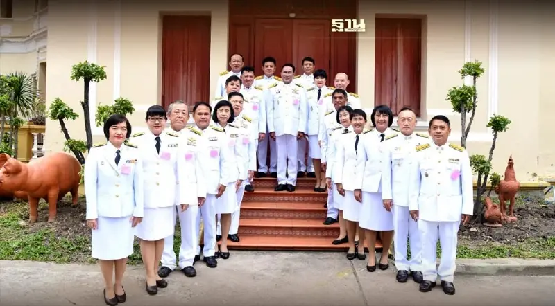 ขรก. “กรมปศุสัตว์” กราบถวายบังคมลา โอกาสเกษียณอายุราชการ ปี 65