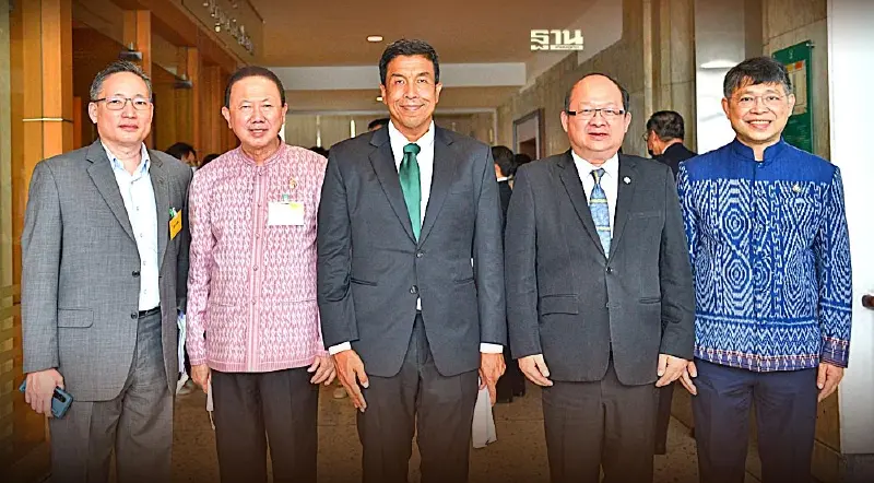 ประชุม“กรอ.กทม.”นัดแรกคึก หอการค้าฯชง 3 เรื่องใหญ่ สร้างจุดขายใหม่ 50 เขต