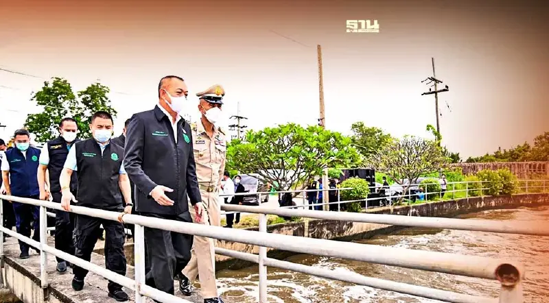 "เฉลิมชัย"ลุยช่วยคนกรุงสั่งชลประทานเร่งระบายน้ำพื้นที่กทม.ฝั่งตะวันออก