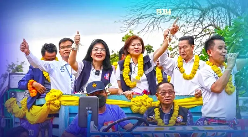 “สุดารัตน์”โชว์ความเป็นลูกอิสานลุยนอนค้างคืนที่กาฬสินธุ์