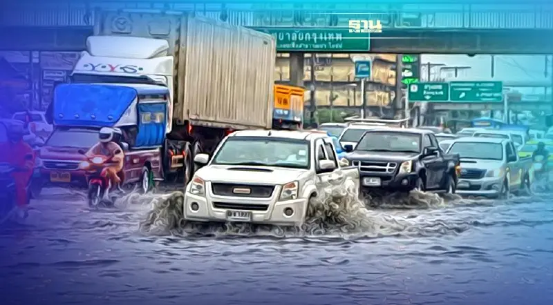 สถานการณ์น้ำท่วมปทุมธานี ล่าสุด เร่งระบายน้ำ เปิดจุดรับกระสอบทราย